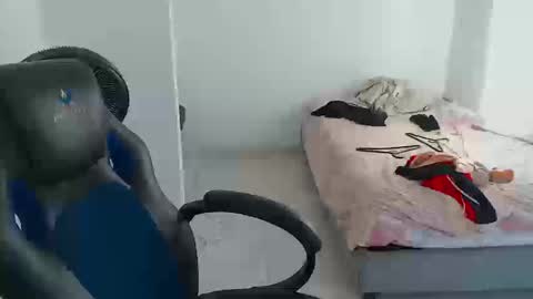  Hey guysI am BrendaWelcome my room online show from March 19, 9:19 pm