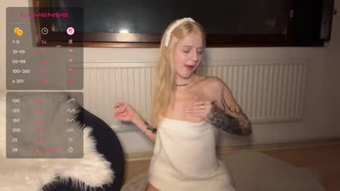 Delle online show from November 9, 4:27 pm