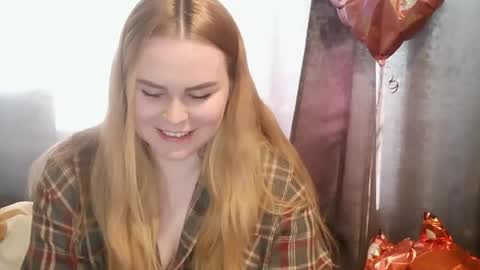 blushing_star online show from May 15, 2:02 pm
