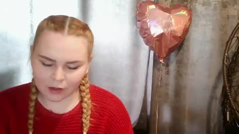 blushing_star online show from May 19, 1:50 pm