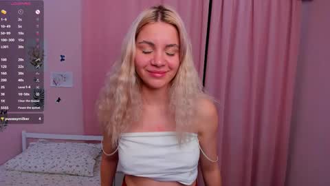 Chloe online show from September 10, 3:45 pm
