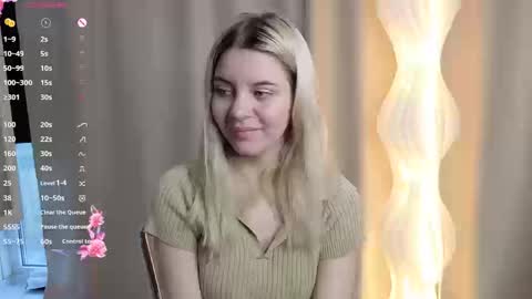 Chloe online show from October 18, 6:16 am