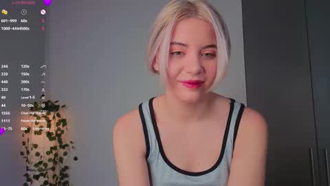 Chloe online show from November 1, 7:43 am