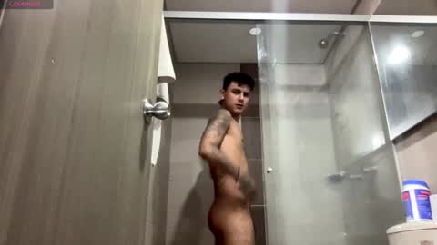 Snapshot of bob_pettersonn chatting on December 15, 10:04 pm Bob INDEPENDENT MODEL online show from December 15, 10:04 pm