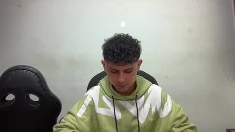 Snapshot of bob_pettersonn chatting on December 25, 12:27 am Bob INDEPENDENT MODEL online show from December 25, 12:27 am