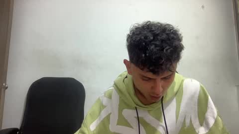 Snapshot of bob_pettersonn chatting on December 27, 12:50 am Bob INDEPENDENT MODEL online show from December 27, 12:50 am