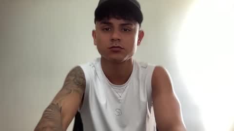 Snapshot of bob_pettersonn chatting on February 22, 8:09 pm Bob INDEPENDENT MODEL online show from February 22, 8:09 pm