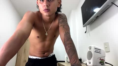 Snapshot of bob_pettersonn chatting on September 10, 2:11 am Bob INDEPENDENT MODEL online show from September 10, 2:11 am