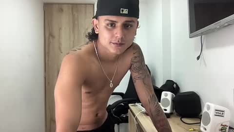 Snapshot of bob_pettersonn chatting on September 26, 4:38 am Bob INDEPENDENT MODEL online show from September 26, 4:38 am