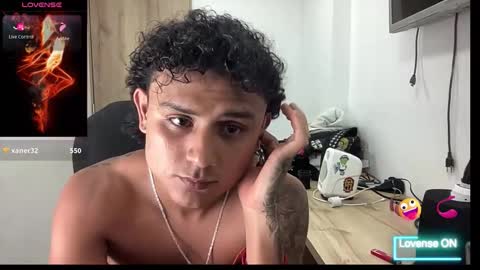 Snapshot of bob_pettersonn chatting on October 14, 4:35 am Bob INDEPENDENT MODEL online show from October 14, 4:35 am