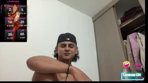 Snapshot of bob_pettersonn chatting on October 26, 2:39 am Bob INDEPENDENT MODEL online show from October 26, 2:39 am