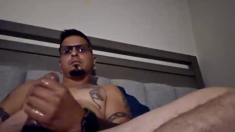 Snapshot of bobbyhill0798 chatting on September 24, 7:01 am bobbyhill0798 online show from September 24, 7:01 am