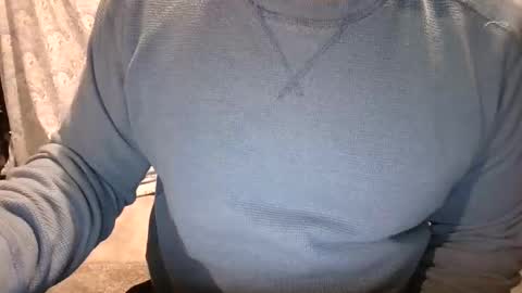 Snapshot of bobbyhill27b chatting on December 5, 1:47 am BobbyHill27b online show from December 5, 1:47 am