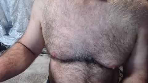 Snapshot of bobbyhill27b chatting on March 25, 2:28 am BobbyHill27b online show from March 25, 2:28 am