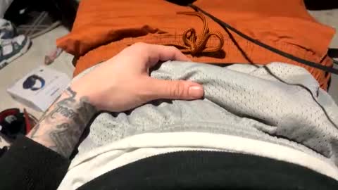 Snapshot of bobdillon401 chatting on February 15, 6:32 am bobdillon401 online show from February 15, 6:32 am