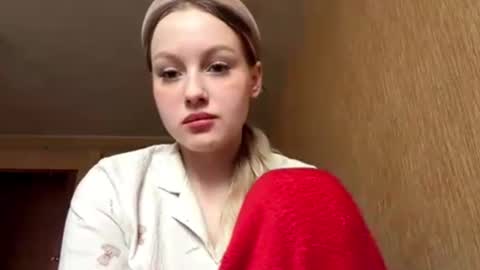 Snapshot of bobettesplane chatting on April 7, 8:04 am Nina online show from April 7, 8:04 am