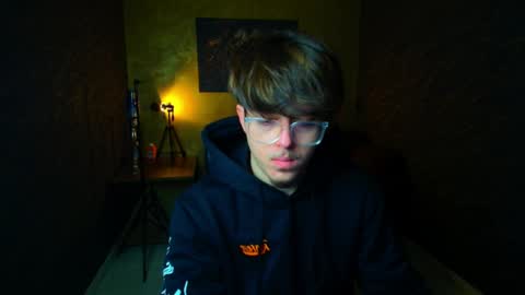 BodhiHayes online show from April 3, 4:21 am