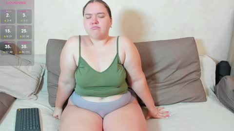 Snapshot of bodyana69 chatting on December 9, 11:58 am bodyana GIRLS SOLO ACCOUNT cutie yana online show from December 9, 11:58 am