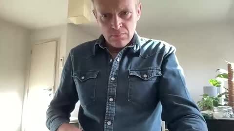 Snapshot of boegieboy76 chatting on November 4, 8:35 am ask me online show from November 4, 8:35 am