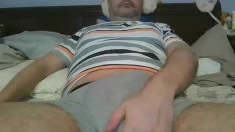 Snapshot of bogzy4u chatting on March 1, 6:35 am bogzy4u online show from March 1, 6:35 am