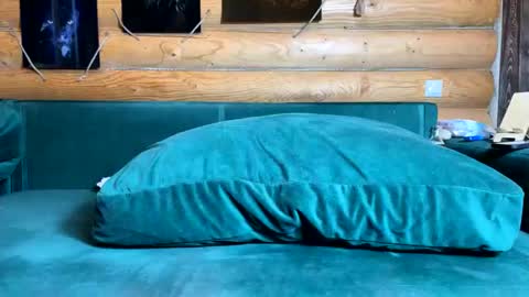 Nail and Olivia online show from November 5, 10:59 am