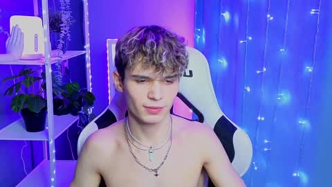 ALEXPVT IS OPEN online show from January 9, 9:26 pm