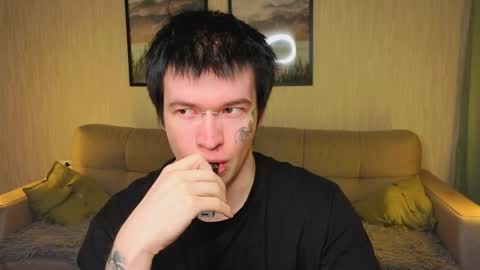 ALEXPVT IS OPEN online show from May 4, 1:56 am