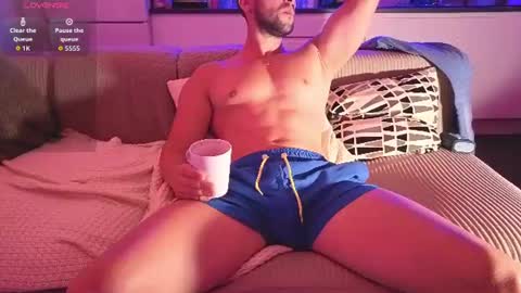 Snapshot of boiteasex chatting on June 26, 5:23 am boiteasex online show from June 26, 5:23 am