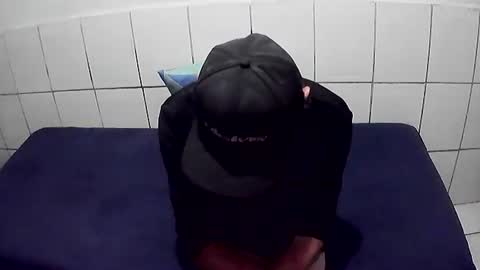 Snapshot of bolado23 chatting on December 20, 10:06 pm Cesar Augusto Pierdona online show from December 20, 10:06 pm