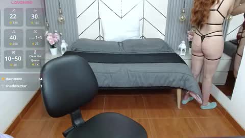 Snapshot of bom_bomx chatting on October 4, 10:30 pm Paris online show from October 4, 10:30 pm