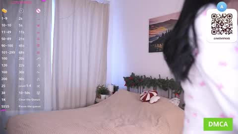 Akemi online show from March 22, 5:11 am