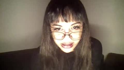 Snapshot of bombshell_ace69 chatting on December 16, 7:00 pm Raven online show from December 16, 7:00 pm