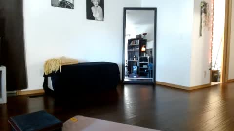 BombshellBaeby online show from September 22, 5:04 pm