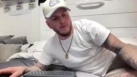 boner4you1994 online show from October 11, 11:25 pm