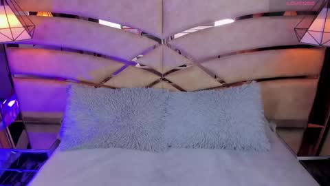 bonet_iris online show from May 13, 10:56 am