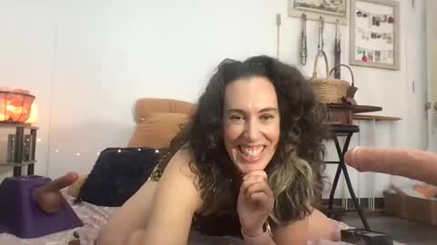 Bonnie online show from December 5, 5:50 pm
