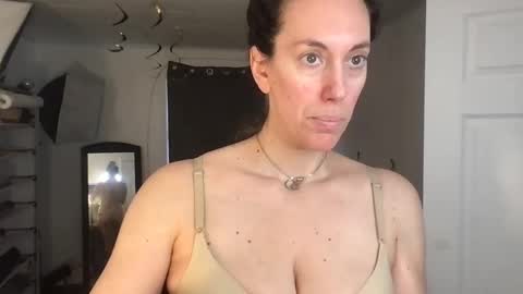 Bonnie online show from January 23, 2:07 pm