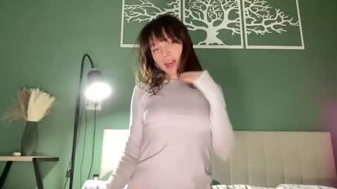 Snapshot of bonjourlabelle chatting on October 28, 7:05 pm Mary 3 live time content 18 online show from October 28, 7:05 pm