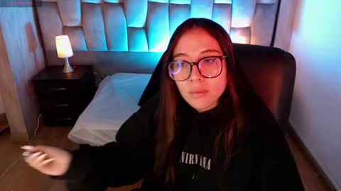 bonnali_lune online show from February 15, 12:58 pm