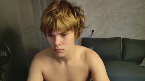 Snapshot of bonnie_and_c1yde chatting on February 28, 5:08 am Jessy Mark online show from February 28, 5:08 am