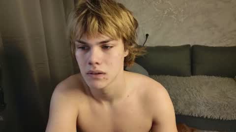 Snapshot of bonnie_and_c1yde chatting on March 3, 5:13 am Jessy Mark online show from March 3, 5:13 am