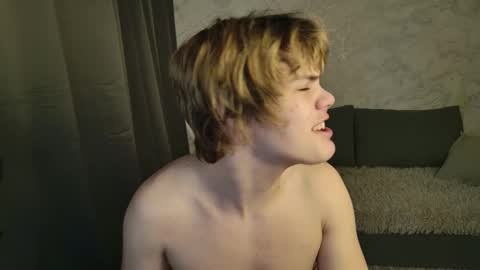 Snapshot of bonnie_and_c1yde chatting on March 4, 5:13 am Jessy Mark online show from March 4, 5:13 am