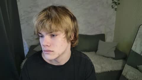 Snapshot of bonnie_and_c1yde chatting on March 24, 5:01 am Jessy Mark online show from March 24, 5:01 am