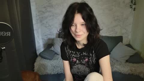 Snapshot of bonnie_and_c1yde chatting on April 4, 5:06 am Jessy Mark online show from April 4, 5:06 am