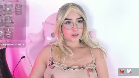 Snapshot of bonnie_foxyy chatting on June 15, 4:31 pm Bonnie online show from June 15, 4:31 pm