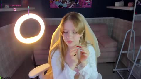 Snapshot of bonnie_jonson chatting on April 18, 12:03 am Bonnie online show from April 18, 12:03 am