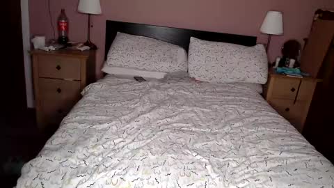 Snapshot of bonnie_lassie69 chatting on September 15, 10:54 pm Bonnie Lassie online show from September 15, 10:54 pm