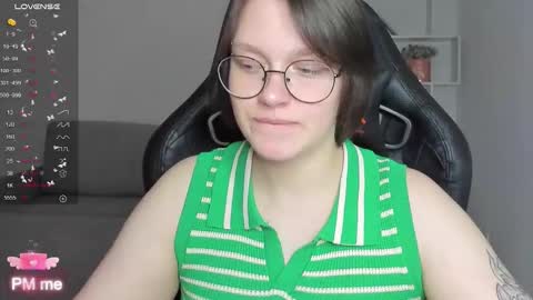 Snapshot of bonniebill2 chatting on October 7, 10:23 am bonniebill2 online show from October 7, 10:23 am