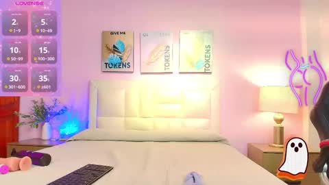 Bon Bon  online show from October 25, 1:18 pm