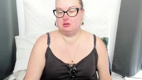 Snapshot of bonnieshining chatting on October 13, 10:48 am Bonnie online show from October 13, 10:48 am